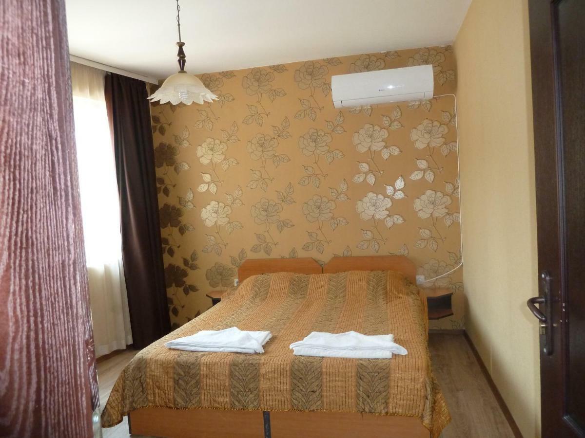 Tarnovski Dom Guest Rooms Veliko Tarnovo Kültér fotó